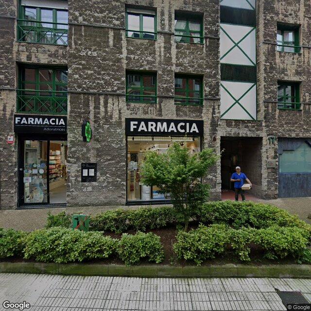 Street view near Adoratrices in Oviedo / Uviéu