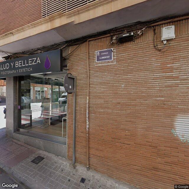 Street view near Alcocer Farmacia in Burjassot