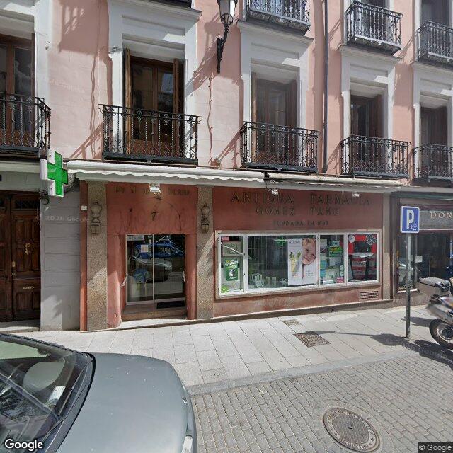Street view near Antigua Farmacia Gómez Pamo in Madrid