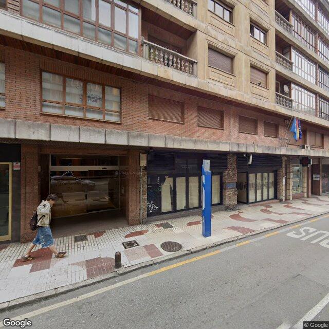 Street view near Campomanes in Oviedo / Uviéu