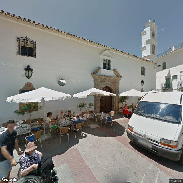 Street view near Del Pozo Plaschka, Julia Sabine in Istan