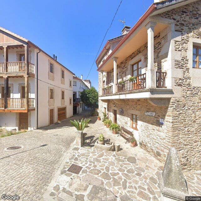 Street view near Eduardo Rafael Santamarina Fernández in Vila de Cruces