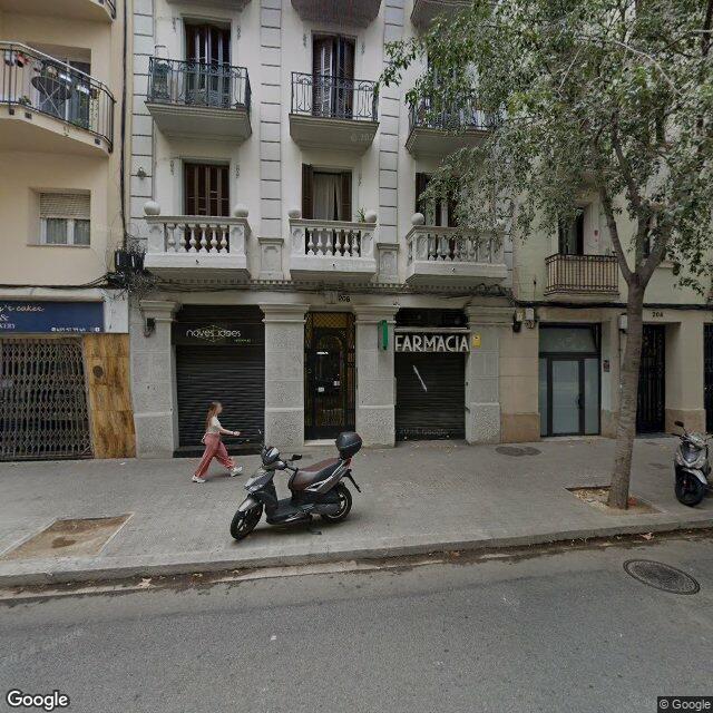 Street view near Farmàcia Albareda, Anna - Pérez, Núria in Barcelona