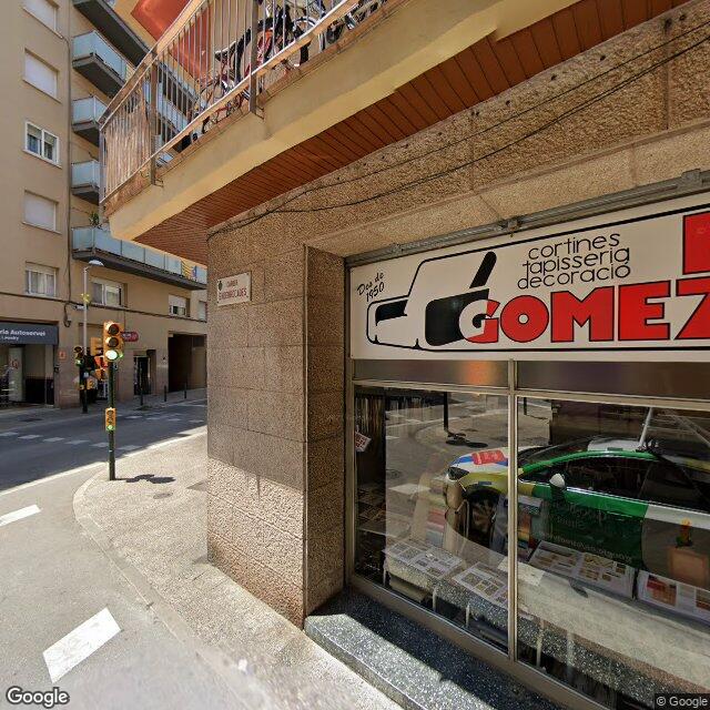 Street view near Farmàcia Albert Manuel-Rimbau in Gerona