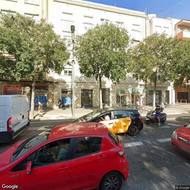 Street view near Farmàcia Alcalde in Barcelona
