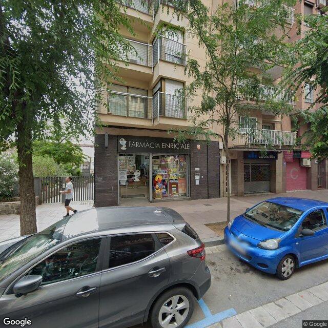 Street view near Farmàcia Ale Oller, Enric I Alícia in Barcelona