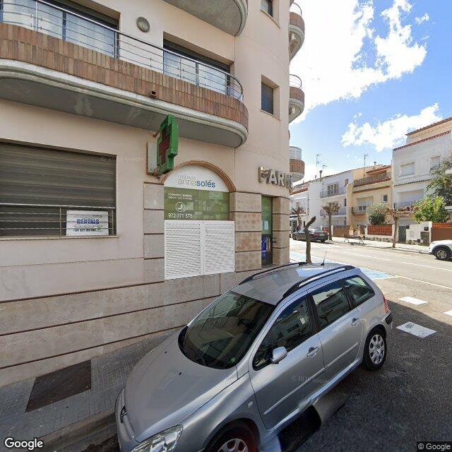 Street view near Farmàcia Anna Solés in Gerona