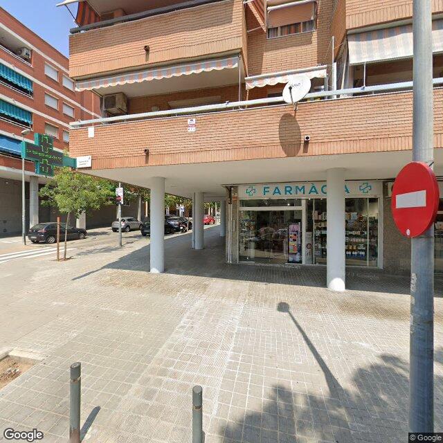 Street view near Farmàcia Aytes in Barcelona