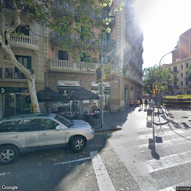 Street view near Farmàcia Bardera Juncosa, Pere in Barcelona