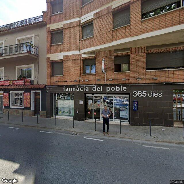 Street view near Farmàcia Barja González, M. Isabel in Barcelona