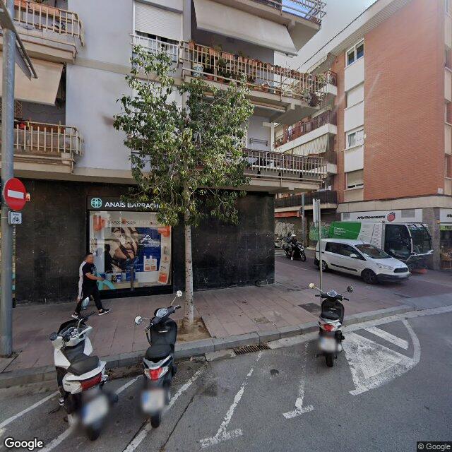 Street view near Farmàcia Barrachina Cànovas, Anaïs in Barcelona