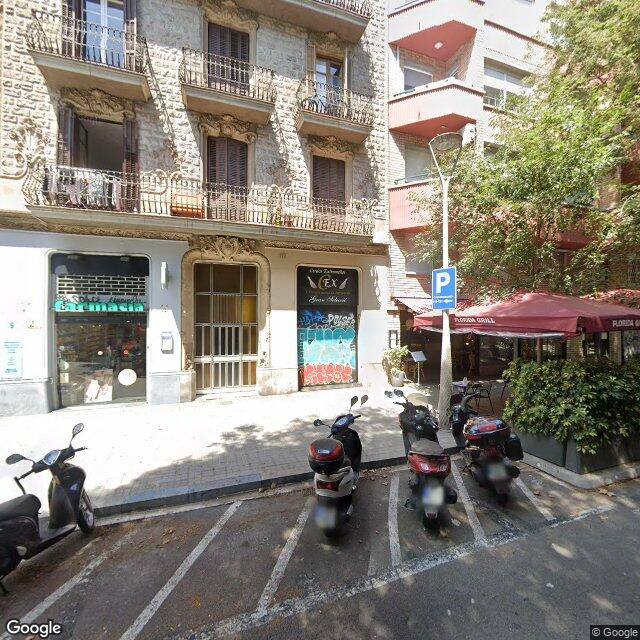Street view near Farmàcia Barraquer Moner, Mercedes in Barcelona