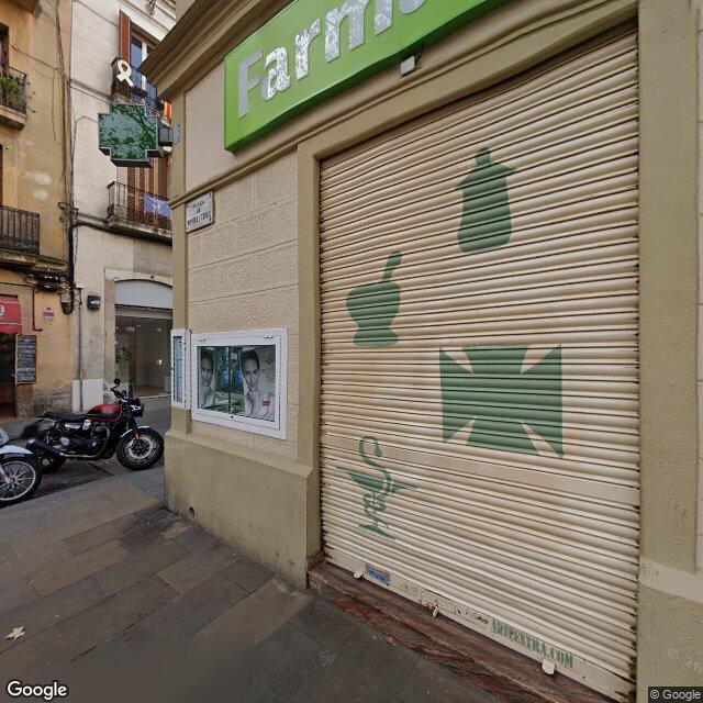 Street view near Farmàcia Barri Seniches, M. Carme in Barcelona