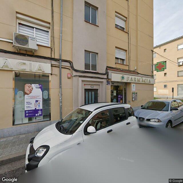 Street view near Farmàcia Bernardo Bech, Roser in Barcelona