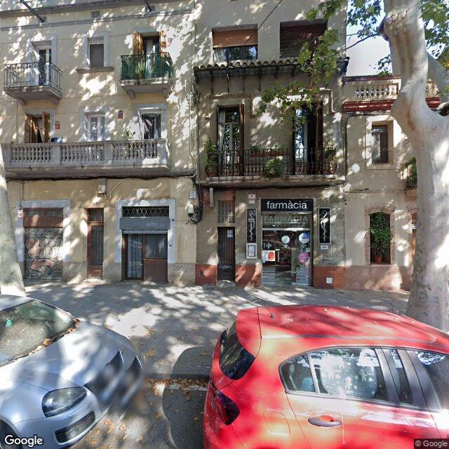 Street view near Farmàcia Bertran Montañas, Helena in Barcelona