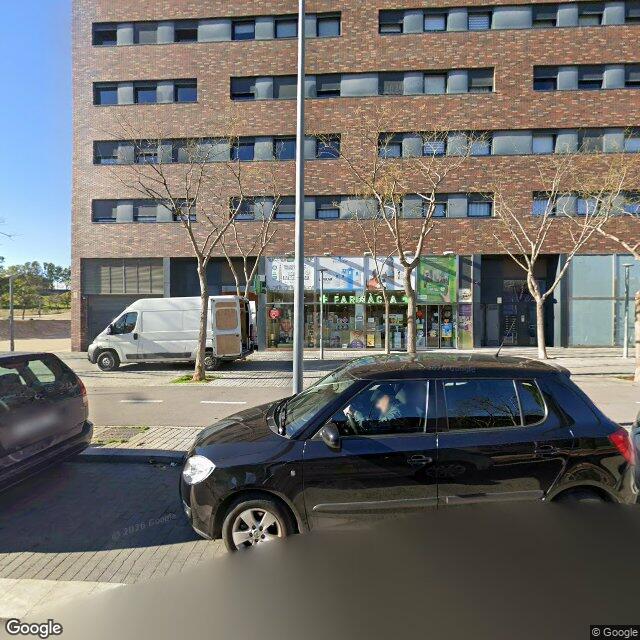 Street view near Farmàcia Busquet Mitjà, M. Àngels in Barcelona