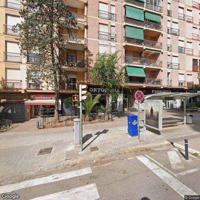 Street view near Farmàcia Capdevila Bassols, Anna M. in Barcelona