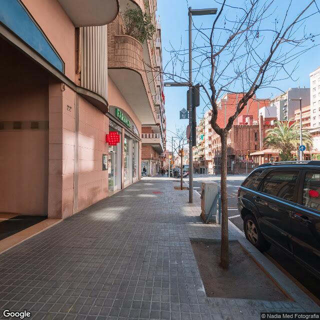 Street view near Farmàcia Carmen De Frutos in Barcelona