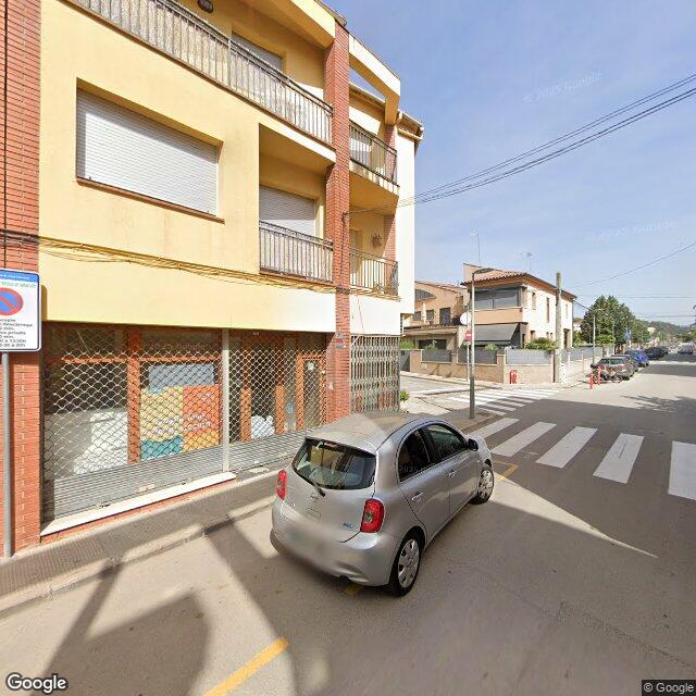 Street view near Farmàcia Codina Hernández, Meritxell in Barcelona