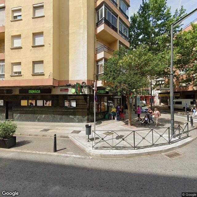 Street view near Farmàcia Conde Peidro, Lucía in Tarragona