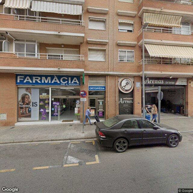 Street view near Farmàcia De L' Aigua ( Lluis Espuis Morera ) in Spain