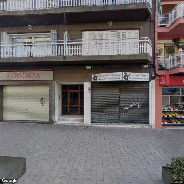 Street view near Farmàcia Diaz Medina, Andres in Barcelona