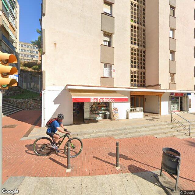 Street view near Farmàcia Domínguez Herman, Sílvia in Barcelona