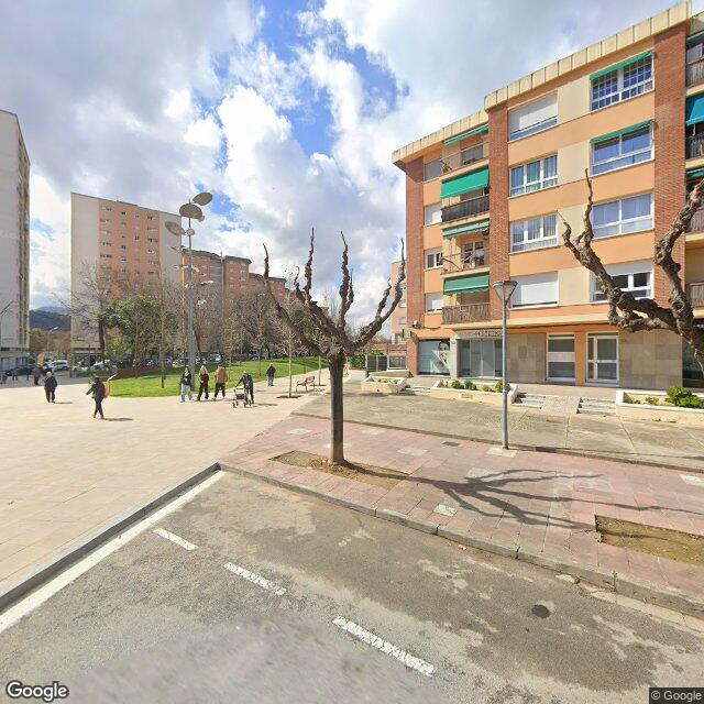 Street view near Farmàcia Domingo Alguero, M. Teresa in Barcelona