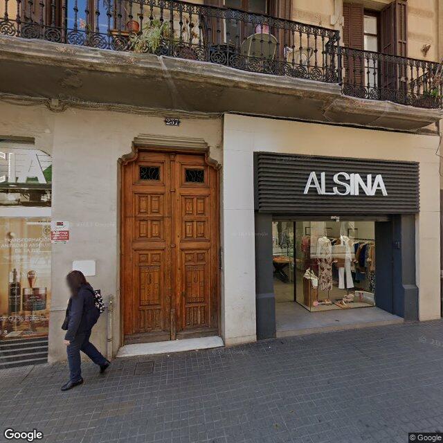 Street view near Farmàcia Domingo Esgleyes, Míriam in Barcelona
