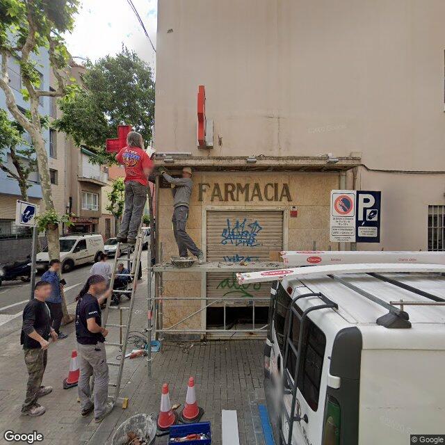 Street view near Farmàcia E. Jofresa Prats - P. Portillo Saavedra in Barcelona