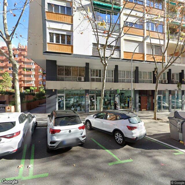 Street view near Farmàcia Enriqueta López Juan in Barcelona