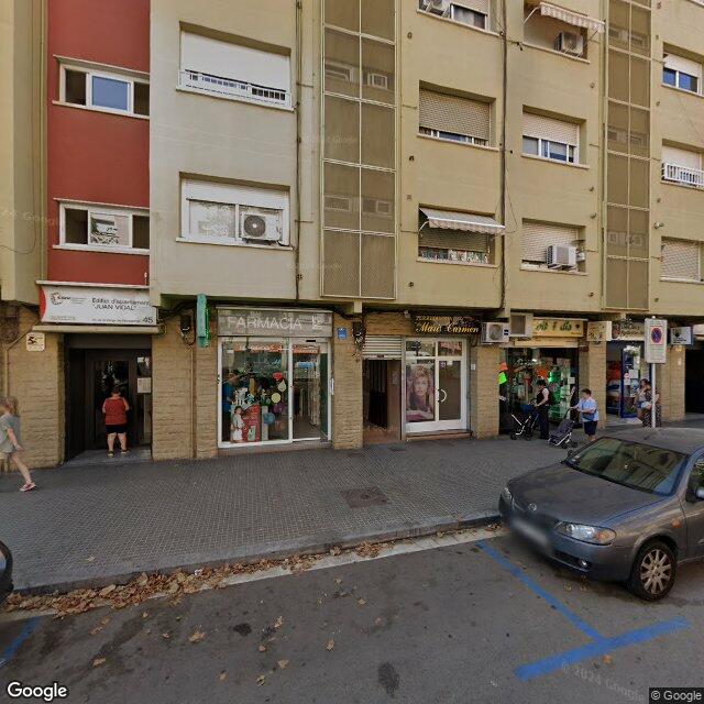 Street view near Farmàcia Eva Milà Prünte in Barcelona
