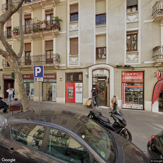 Street view near Farmàcia Ferrer San José, Albert in Barcelona