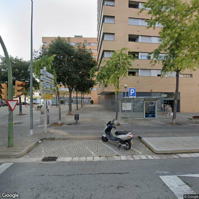 Street view near Farmàcia Franco García, M. Pilar in Barcelona