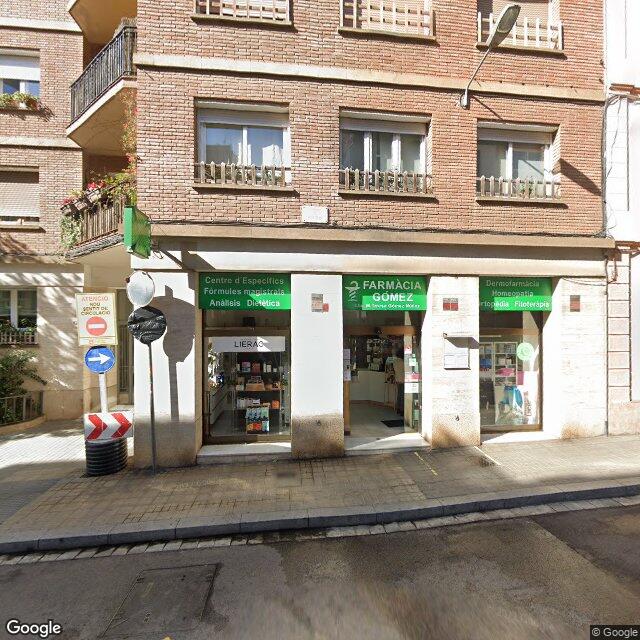 Street view near Farmàcia Gómez Nuñez, M. Teresa in Barcelona