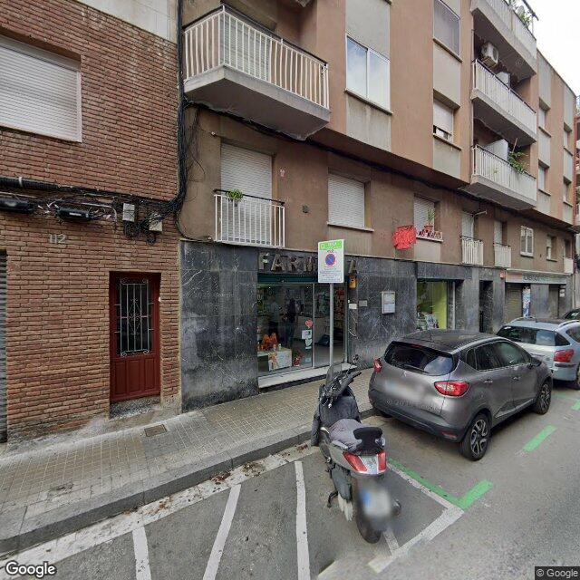 Street view near Farmàcia Gardella Roca, Neus in Barcelona