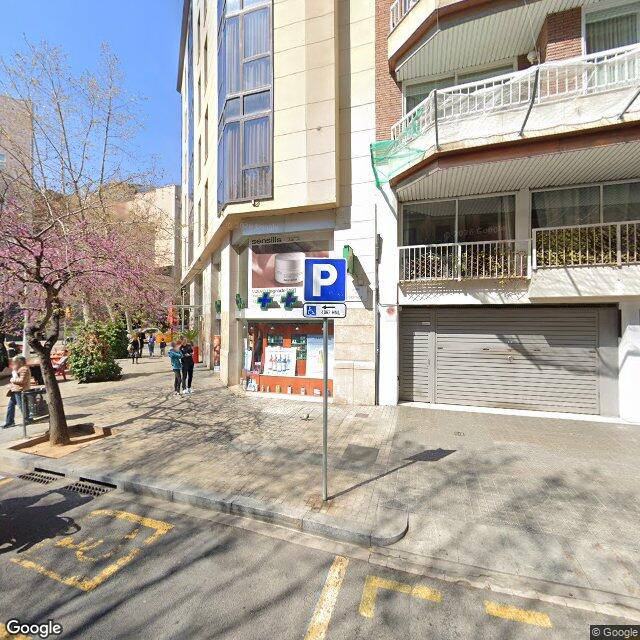 Street view near Farmàcia Garrido Blanch, Marc in Barcelona