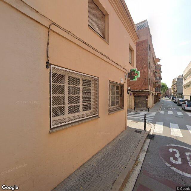Street view near Farmàcia Garriga - Guimerà in Barcelona