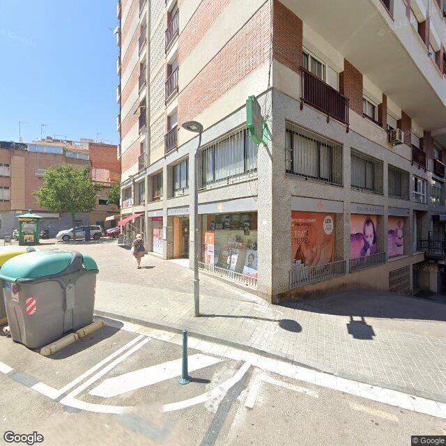 Street view near Farmàcia Josep Miquel Simon Baron in Barcelona