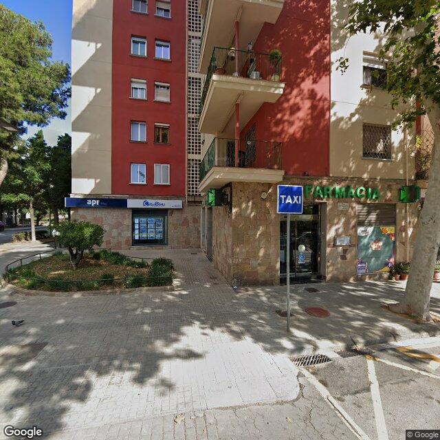 Street view near Farmàcia Llicenciat J. Fernández Oromí in Barcelona
