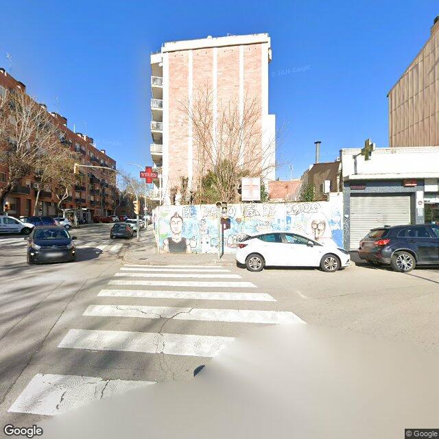 Street view near Farmàcia Manent Margarit, Meritxell in Barcelona