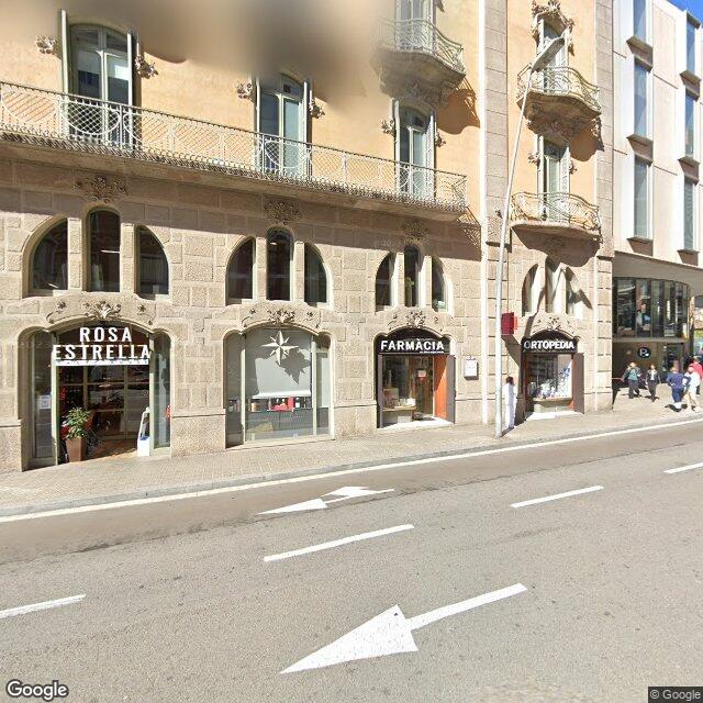 Street view near Farmàcia Marcel Boquer Torrens in Barcelona