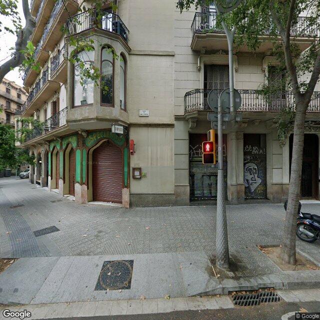 Street view near Farmàcia March Puigoriol, Rosa M. in Barcelona