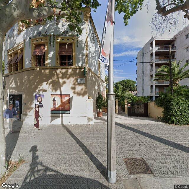 Street view near Farmàcia Maria Àngels Beumala Llunell in Barcelona