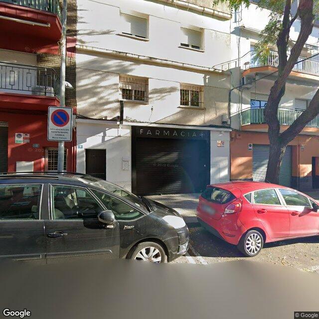 Street view near Farmàcia Maria Elena González Aguilar in Barcelona