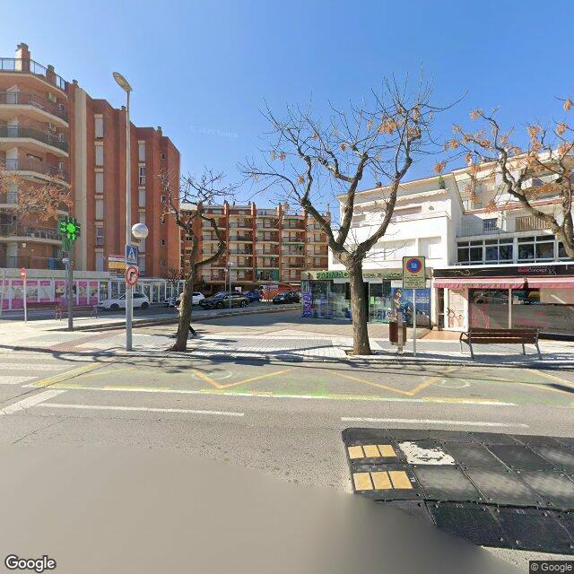 Street view near Farmàcia Masot Roige, Francesca in Tarragona