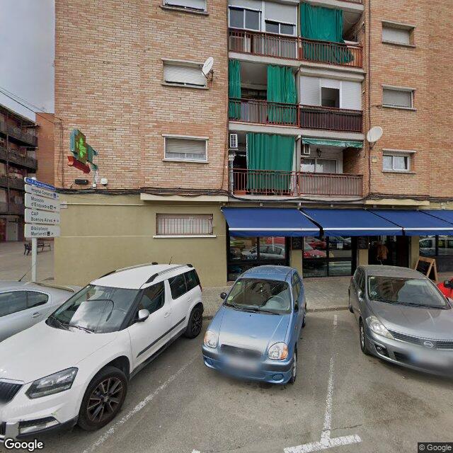 Street view near Farmàcia Massaneda Rovira, Joaquim in Barcelona