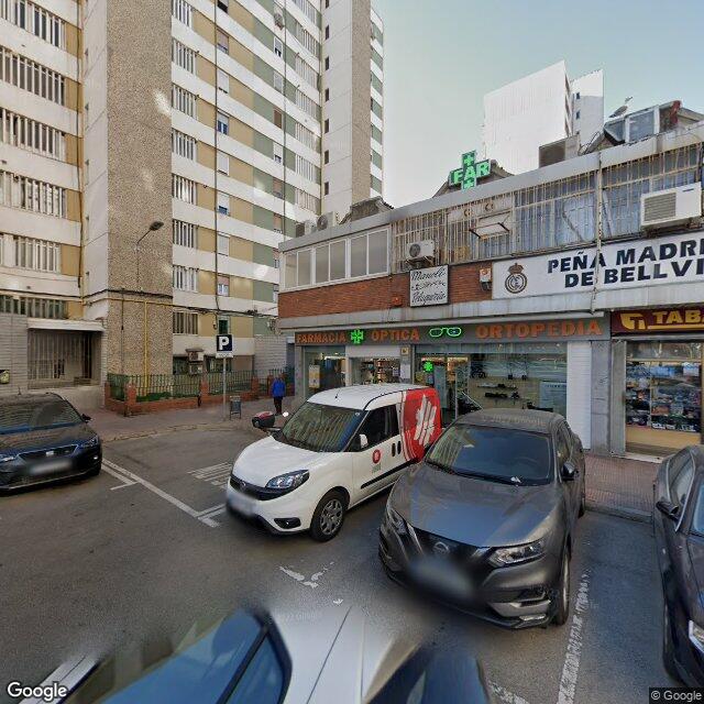 Street view near Farmàcia Miriam Elizabeth Giler Solorzano in Barcelona