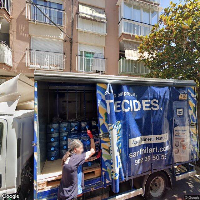 Street view near Farmàcia Montañés in Barcelona