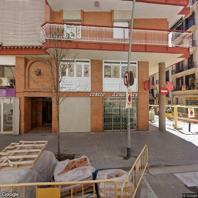 Street view near Farmàcia Moré in Barcelona